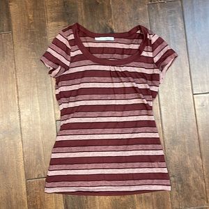 ✅Maurice’s thin short sleeve shirt, good worn condition, burgundy/maroon